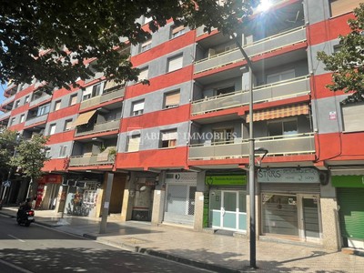 Piso en venta en Reus, Riera Miró, con 3 dormitorios, baño y balcón