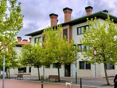 Piso en venta en Getxo, Maidagan, con 1 dormitorio, baño y plaza de garaje