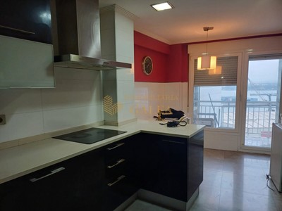 Piso en venta en Santurtzi, con 3 dormitorios, 2 baños, trastero y balcón