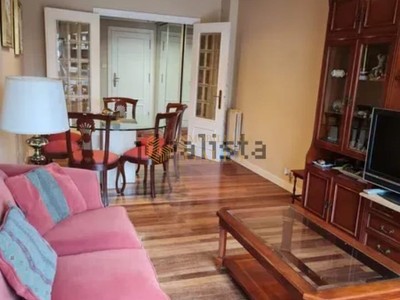 Piso en venta en Getxo, Algorta, con 3 dormitorios, 2 baños, plaza de garaje y trastero