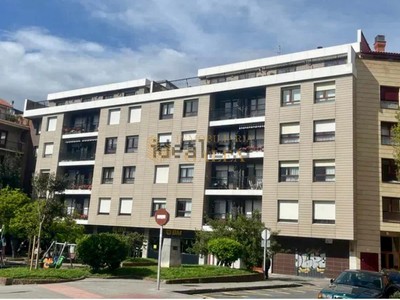 Piso en venta en Getxo, Centro, con 3 dormitorios, 2 baños, plaza de garaje y terraza