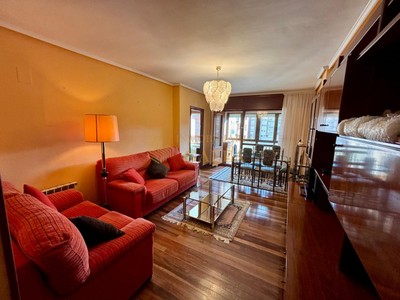 Piso en venta en Getxo, Sta. Mª De Getxo, con 3 dormitorios, 2 baños, plaza de garaje y terraza