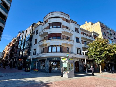 Piso en venta en Getxo, Telletxe, con 2 dormitorios, baño y trastero