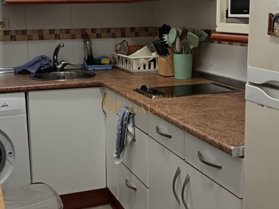 Piso en venta en Barakaldo, con 1 dormitorio, baño, trastero y balcón