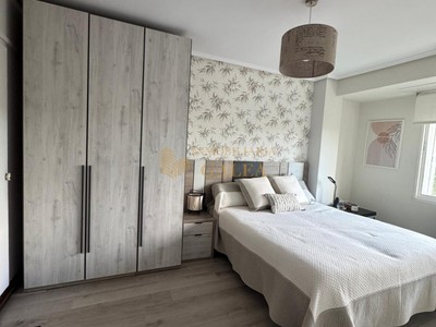 Piso en venta en Leioa, con 3 dormitorios, baño y trastero