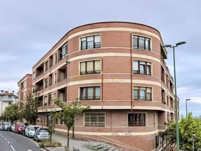 Piso en venta en Getxo, Arrigunaga, con 3 dormitorios, 2 baños, plaza de garaje, trastero, balcón y terraza