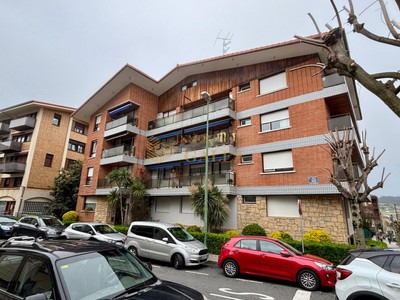 Piso en venta en Getxo, Illeta, con 3 dormitorios, 2 baños y 2 terrazas