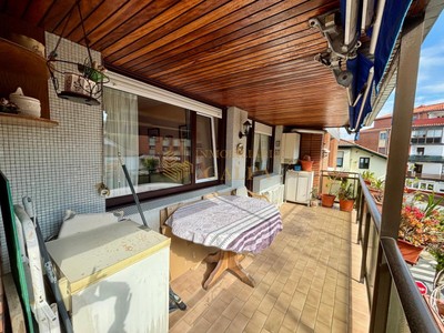 Piso en venta en Getxo, Illeta, con 3 dormitorios, 2 baños y 2 terrazas