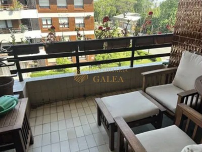 Piso en venta en Getxo, Chopos, con 4 dormitorios, 2 baños, plaza de garaje, trastero y 2 terrazas