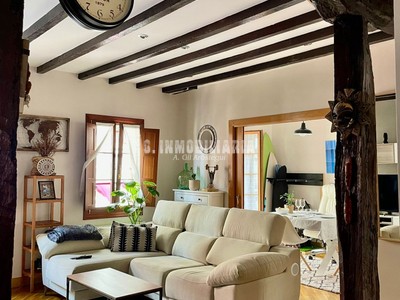 Piso en venta en Portugalete, Casco Viejo, con 2 dormitorios, baño y balcón