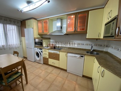 Piso en venta en Portugalete, Repelega, con 2 dormitorios, baño, trastero y balcón