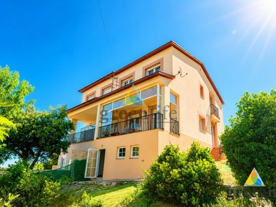 Chalet pareado en venta en El Espinar, con 3 dormitorios, 2 baños, trastero, balcón, terraza y terreno
