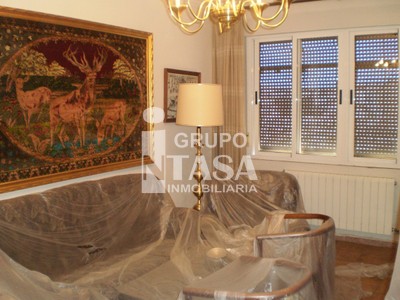 Piso en venta en Zamora, Zona Centro, con 4 dormitorios, baño, aseo y trastero