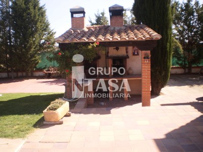 Chalet en venta en Zamora, Extrarradio Zamora, con 3 dormitorios, baño, plaza de garaje, trastero y terreno