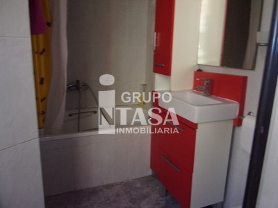 Casa en venta en Zamora, Zona Centro, con 2 dormitorios, baño y 2 terrazas