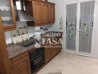 Piso en venta en Zamora, Zona Centro, con 4 dormitorios, 2 baños, plaza de garaje y balcón