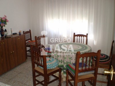 Casa en venta en Zamora, Montamarta, con 3 dormitorios, 2 baños, plaza de garaje, trastero, terraza y terreno