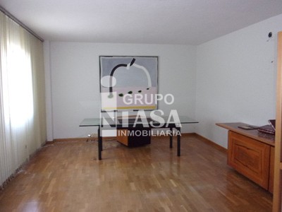 Locales en venta en Zamora, con 2 baños