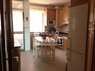 Piso en venta en Zamora, con 5 dormitorios, 3 baños, plaza de garaje y trastero