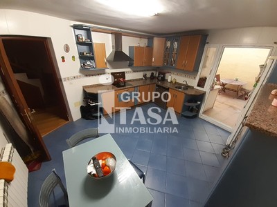 Casa en venta en Zamora, Horta, con 4 dormitorios, 2 baños y trastero