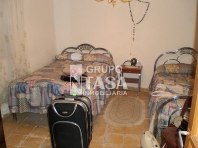 Casa en venta en Zamora, Perdigon, El, con 3 dormitorios, baño, plaza de garaje, trastero y terreno