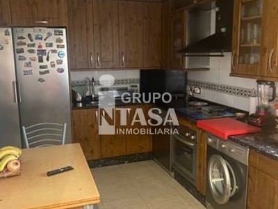 Chalet en venta en Zamora, Peleas De Abajo, con 3 dormitorios, 2 baños y plaza de garaje