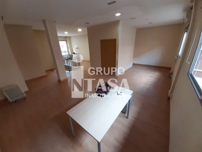 Locales en venta en Zamora, Las Vegas, con aseo