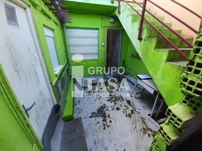 Casa en venta en Zamora, con 4 dormitorios, baño, plaza de garaje y trastero