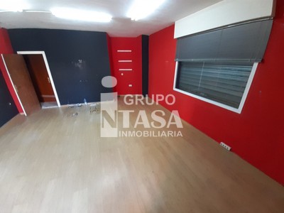 Locales en venta en Zamora, con baño y plaza de garaje