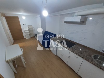 Locales en venta en Zamora, La Feria, con baño