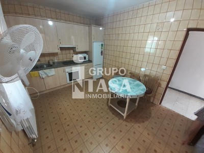 Casa en venta en Zamora, Santa Eulalia, con 3 dormitorios, baño, 2 plazas de garaje y trastero