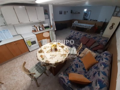Casa en venta en Zamora, Molacillo, con 4 dormitorios, baño, plaza de garaje y trastero