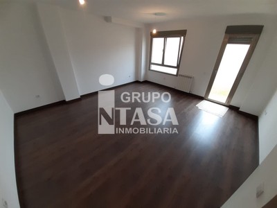 Chalet en venta en Roales, con 4 dormitorios y 3 baños