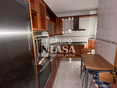 Piso en venta en Zamora, con 3 dormitorios, 2 baños y balcón
