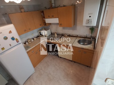 Casa en venta en Zamora, con 3 dormitorios, baño, aseo y balcón