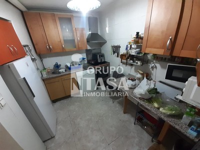 Piso en venta en Zamora, con 3 dormitorios y baño