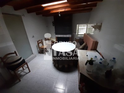 Casa en venta en Zamora, Almeida, con 3 dormitorios y baño