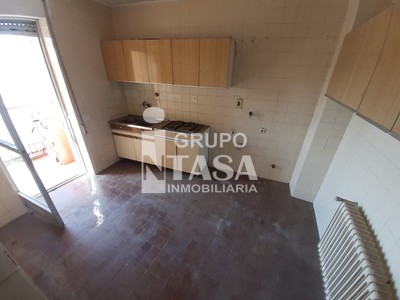 Piso en venta en Zamora, San Jose Obrero, con 4 dormitorios y 2 baños