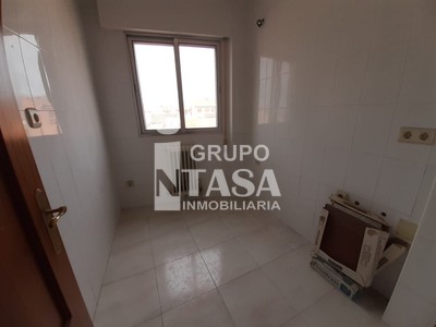 Locales en venta en Zamora, San Lazaro, con baño