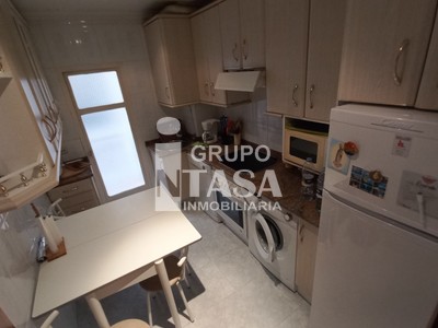 Piso en venta en Zamora, con 3 dormitorios, baño y plaza de garaje