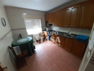 Casa en venta en Santa Clara De Avedillo, con 4 dormitorios y baño