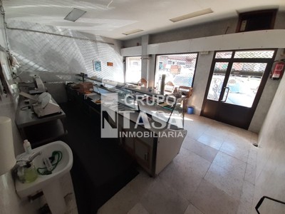 Locales en venta en Zamora, Pantoja, con aseo y plaza de garaje