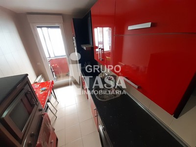 Piso en venta en Zamora, Pinilla, con 2 dormitorios, baño, plaza de garaje, trastero y balcón