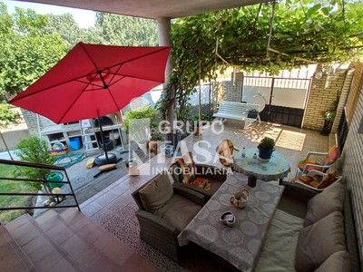 Chalet en venta en Argujillo, con 5 dormitorios, 2 baños, 3 plazas de garaje y terreno