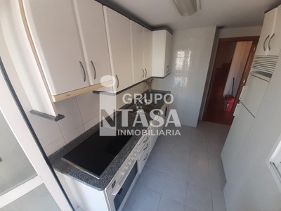 Duplex en venta en Zamora, San Jose Obrero, con 2 dormitorios, 2 baños y plaza de garaje