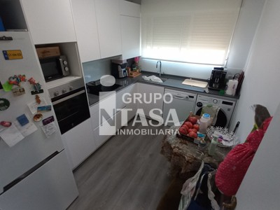 Piso en venta en Zamora, con 2 dormitorios, baño y balcón
