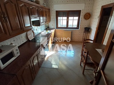 Casa en venta en Moraleja Del Vino, con 3 dormitorios, baño y plaza de garaje
