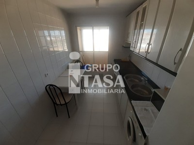 Piso en venta en Zamora, Pinilla, con 3 dormitorios, 2 baños y plaza de garaje