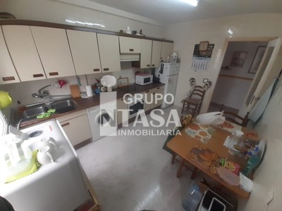 Piso en venta en Zamora, La Feria, con 3 dormitorios y baño
