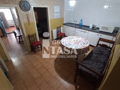 Casa en venta en Villaralbo, con 3 dormitorios, baño, plaza de garaje y trastero